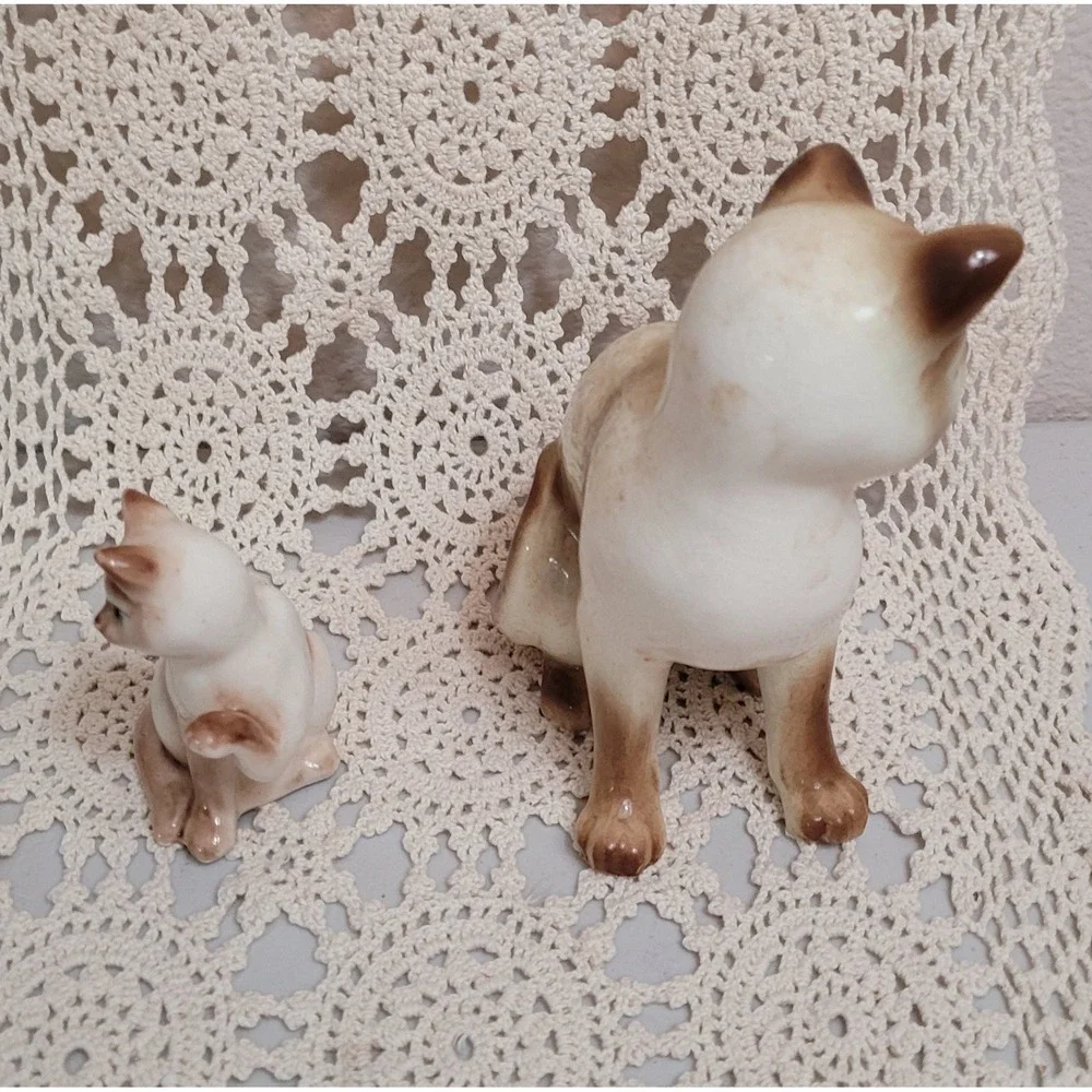 2 Vintage Wales Cat Kitty Ceramic Figurine Brown and White Made in Japan